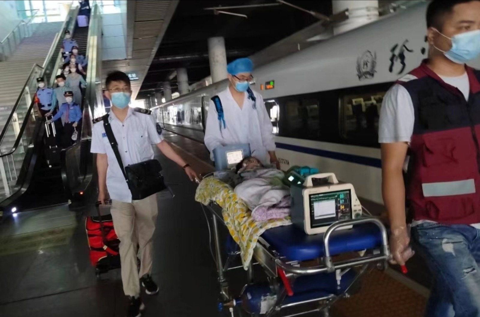 启东市高铁转运公司